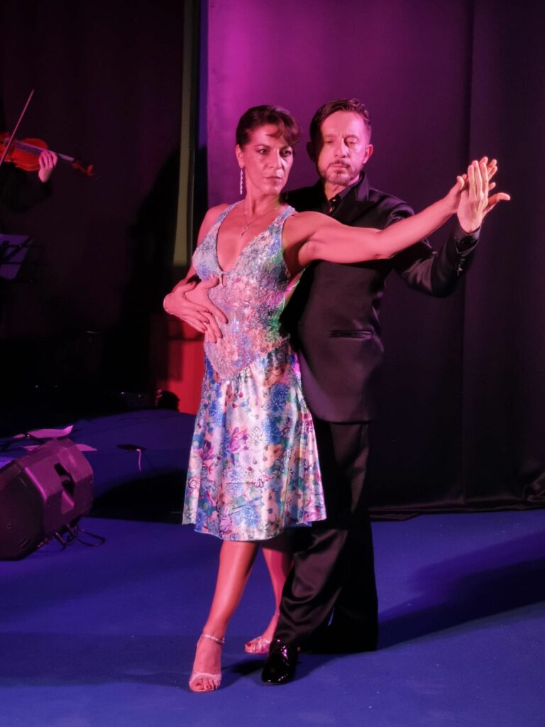 Foto-Rinascero-5-768x1024 Applausi ed emozioni a Crotone per il tributo a Milva e al tango di Astor Piazzolla